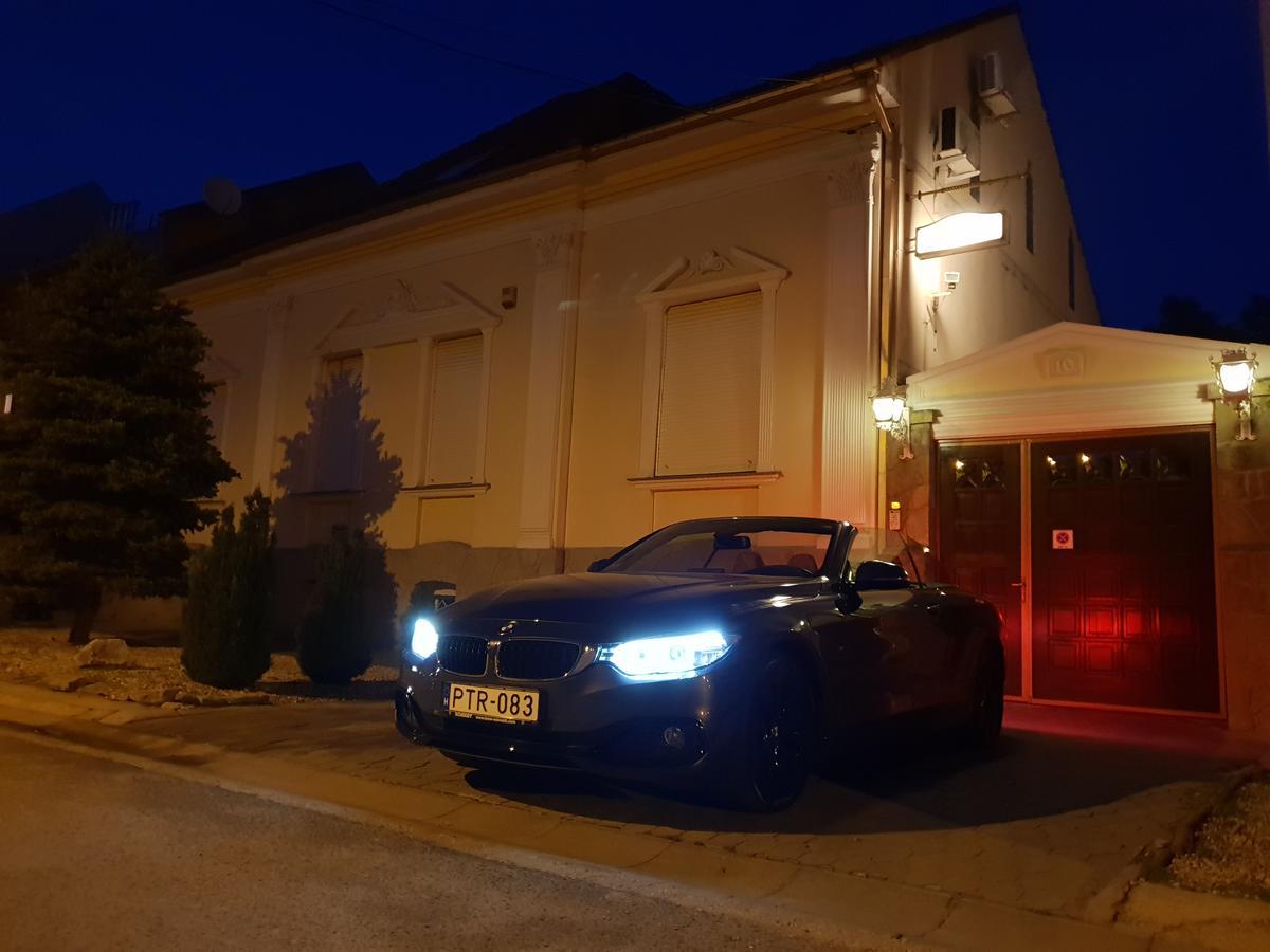 Ádám Apartmanház Szeged Exterior foto